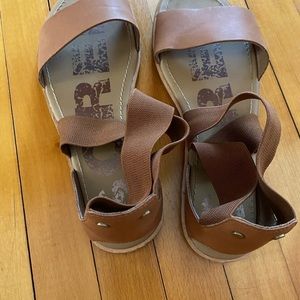 Sorel women’s sandals size 9